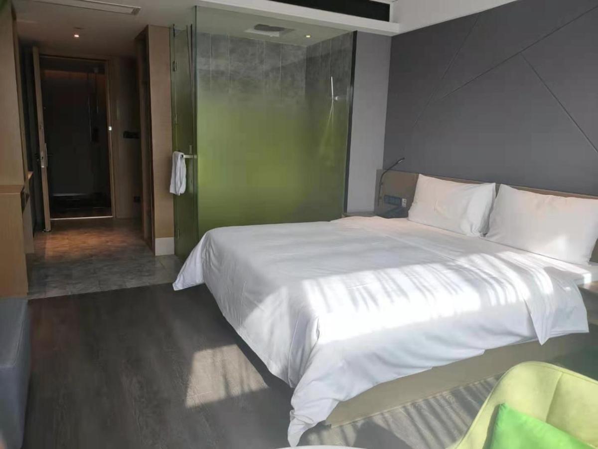 Ibis Styles Nanjing South Railway Station North Square Hotel Esterno foto